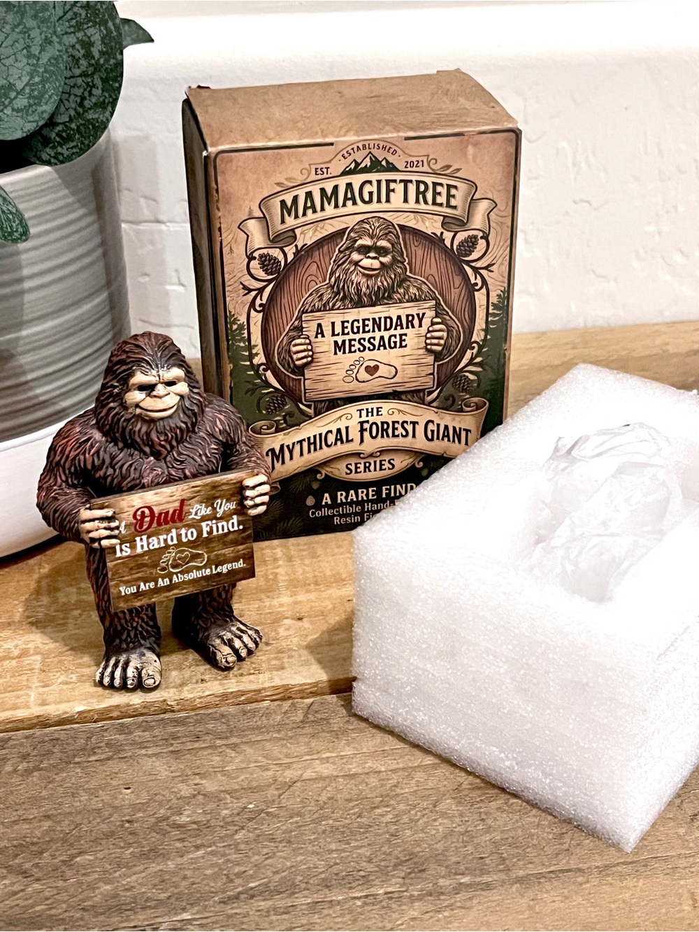 MAMAGIFTREE The Mythical Forest Giant Series Hand-Painted Resin Figurine - Picture 2 of 6